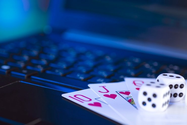 Pengguna indonesia membaca panduan game dan tips keamanan di platform cair50